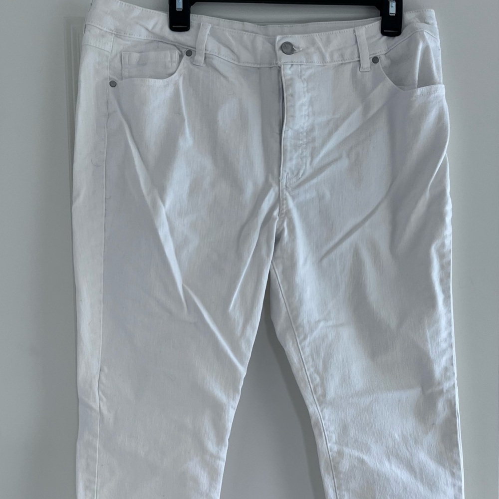 White straight leg skinny jeans